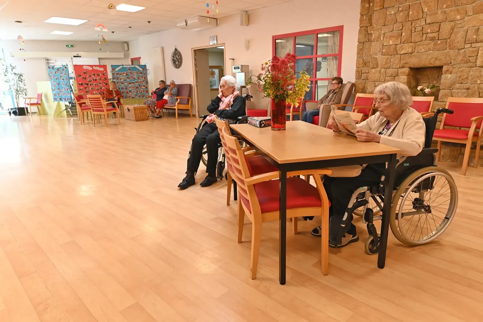 Salle commune où se retrouvent les résidents